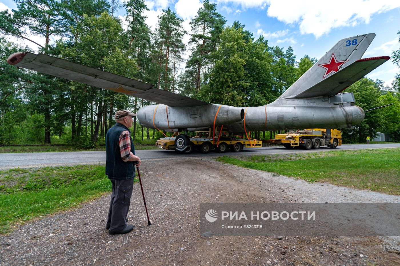 Демонтаж памятника советским летчикам в Риге