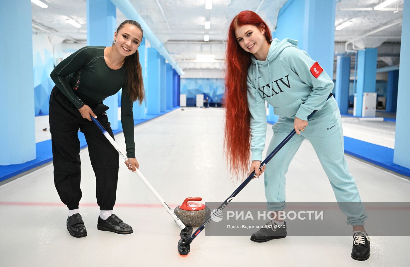 Российские фигуристы приняли участие в соревнованиях по керлингу