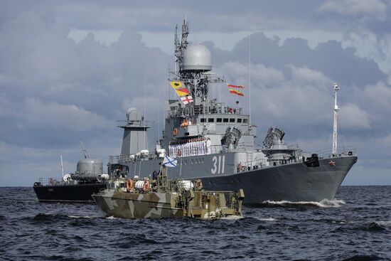 Генеральная репетиция парада ко Дню ВМФ 