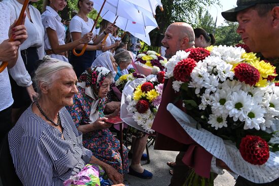 Акция "Парад для одного ветерана" в Мариуполе