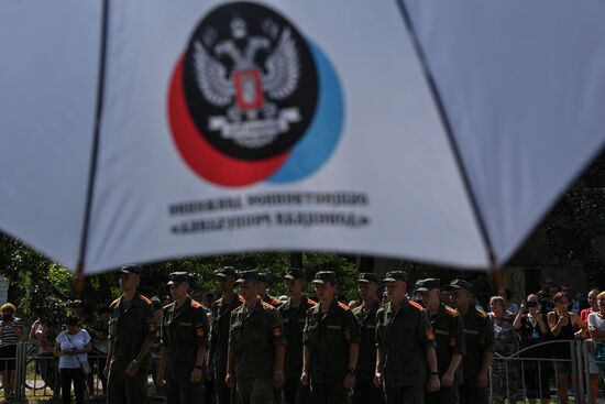 Акция "Парад для одного ветерана" в Мариуполе