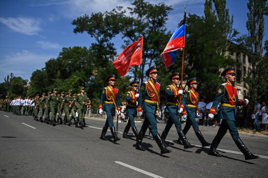 Акция "Парад для одного ветерана" в Мариуполе