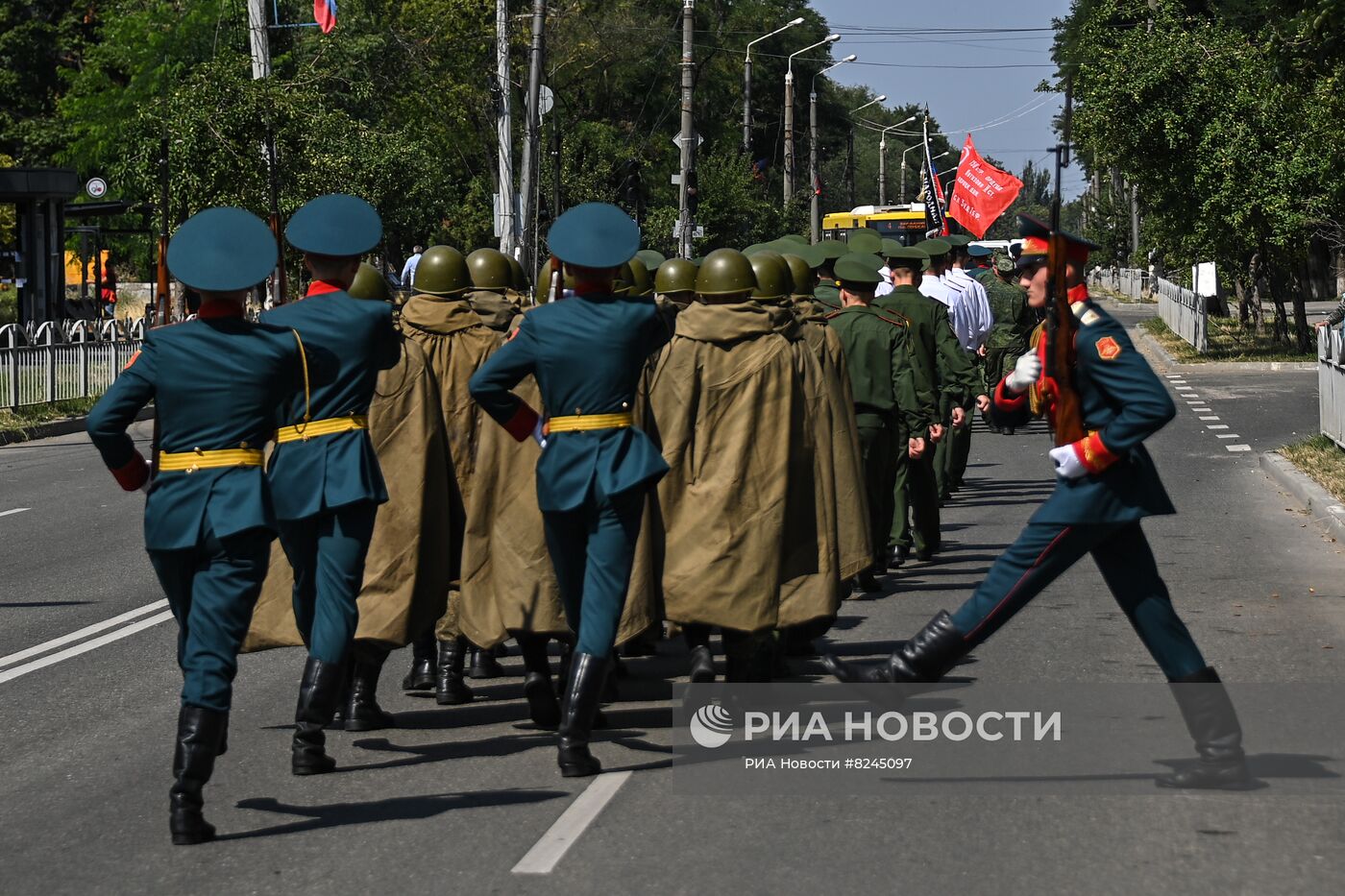 Акция "Парад для одного ветерана" в Мариуполе