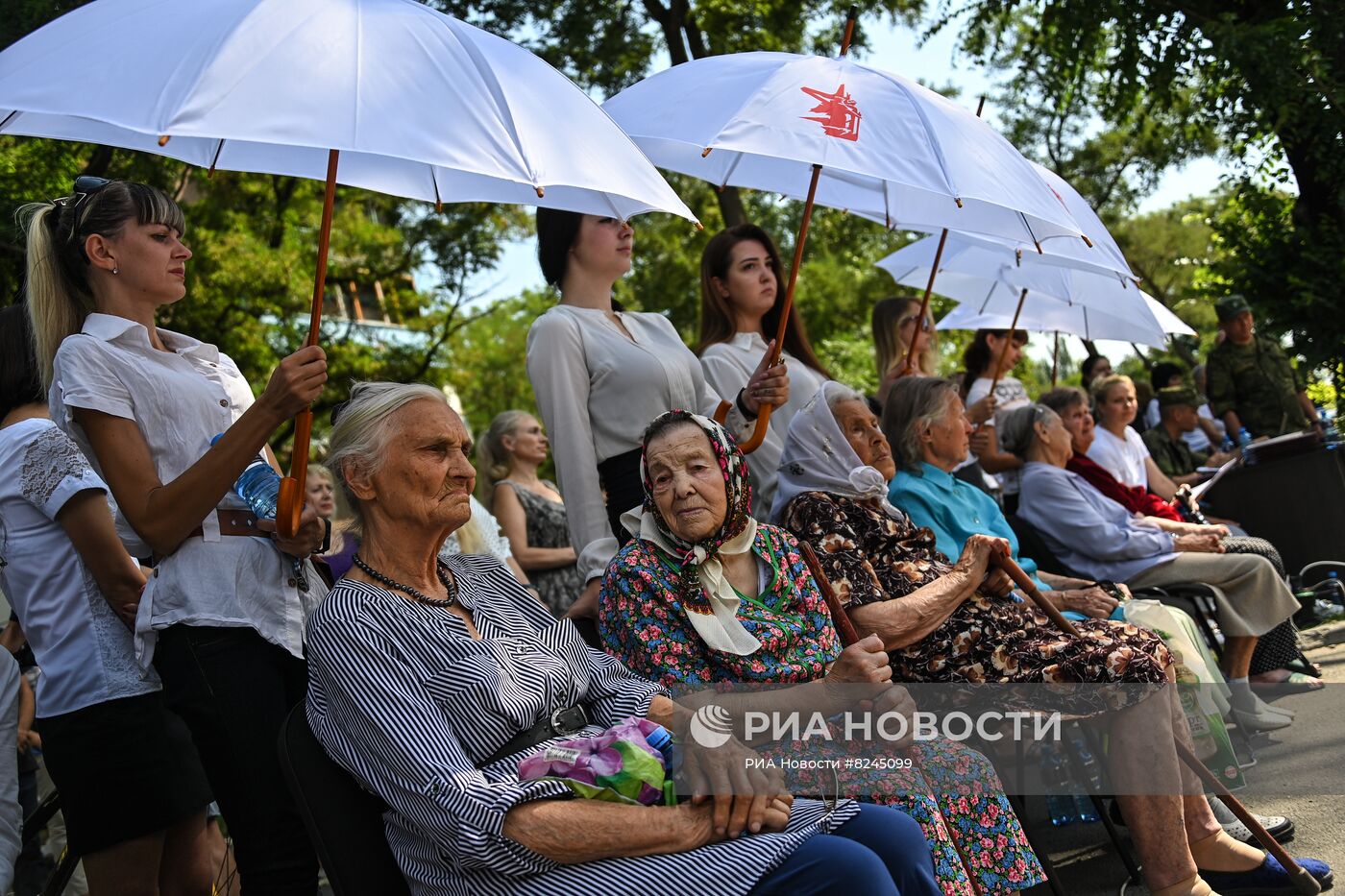 Акция "Парад для одного ветерана" в Мариуполе