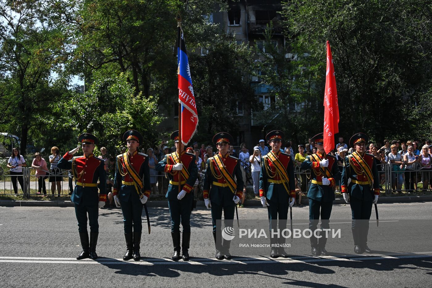 Акция "Парад для одного ветерана" в Мариуполе