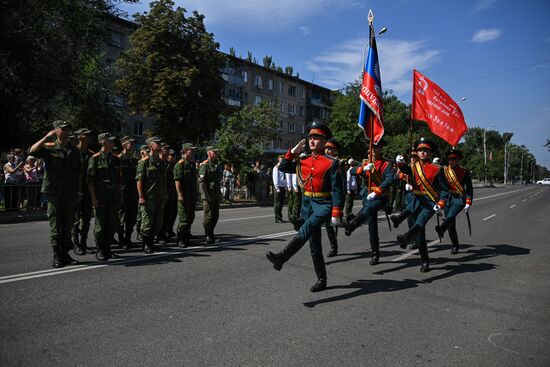 Акция "Парад для одного ветерана" в Мариуполе