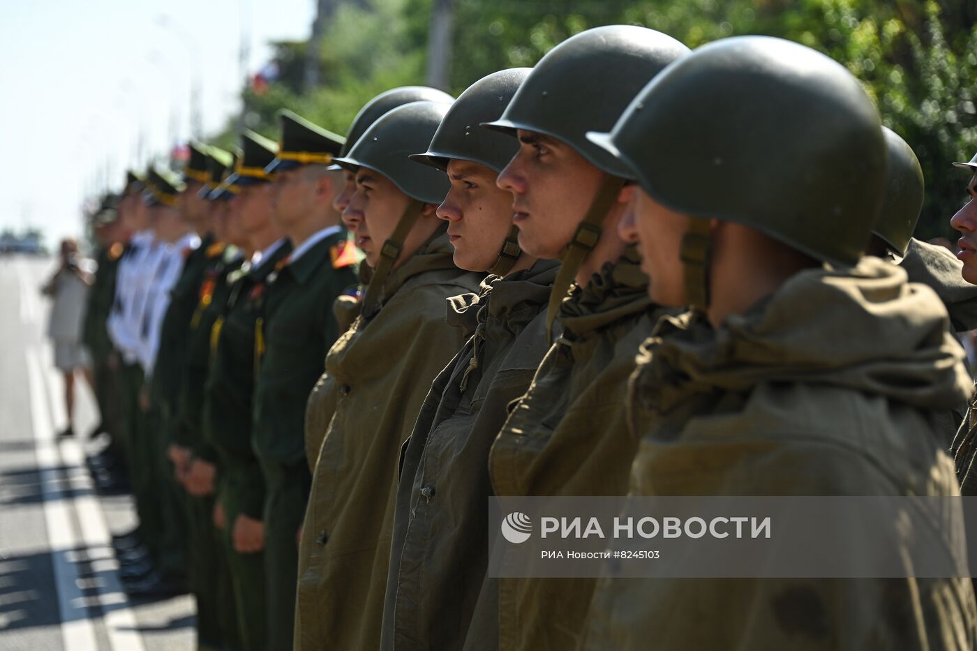 Акция "Парад для одного ветерана" в Мариуполе