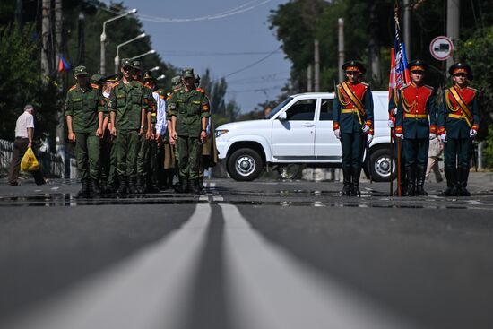 Акция "Парад для одного ветерана" в Мариуполе