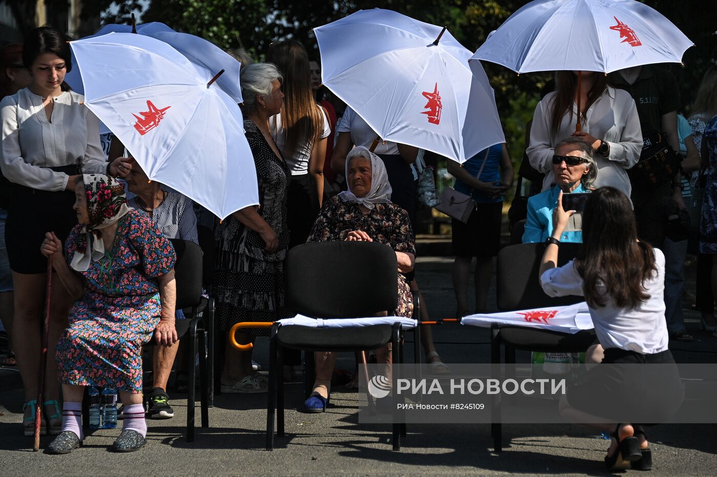 Акция "Парад для одного ветерана" в Мариуполе