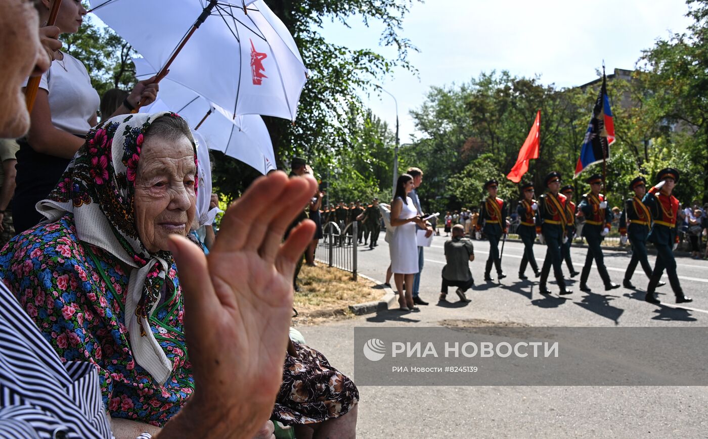 Акция "Парад для одного ветерана" в Мариуполе