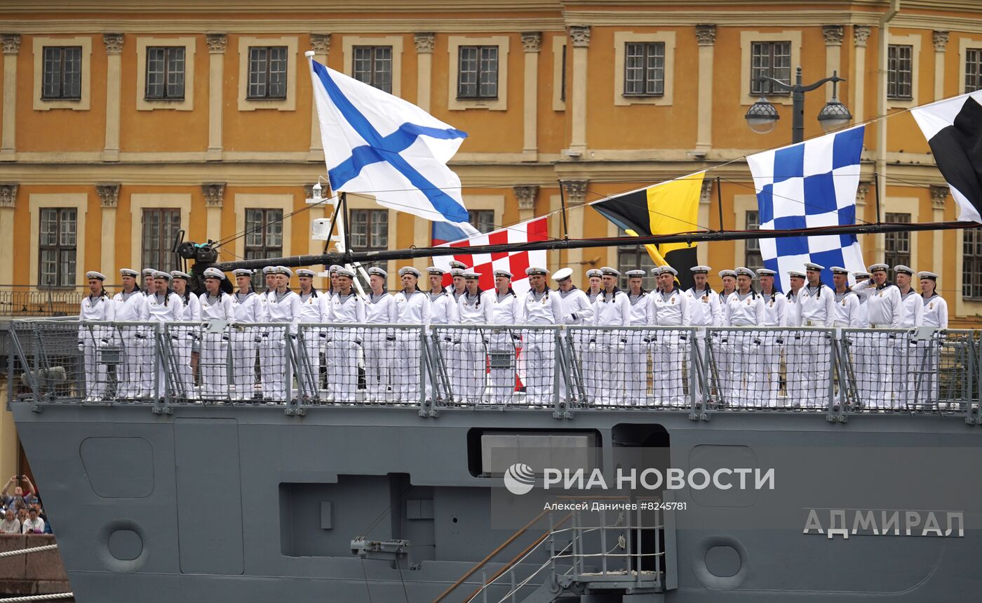 Празднование Дня ВМФ в Санкт-Петербурге