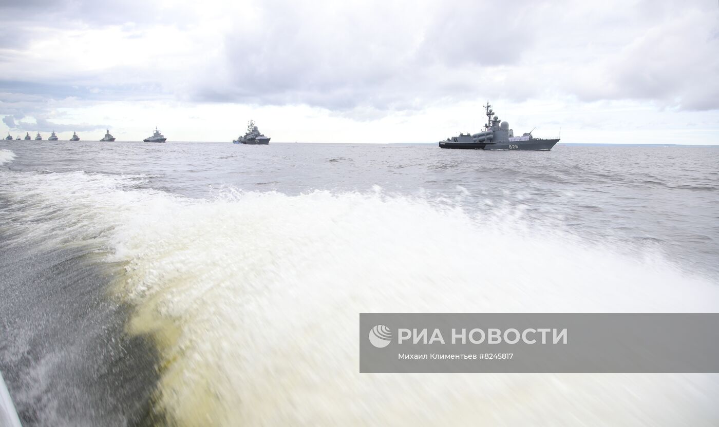 Празднование Дня ВМФ в Санкт-Петербурге