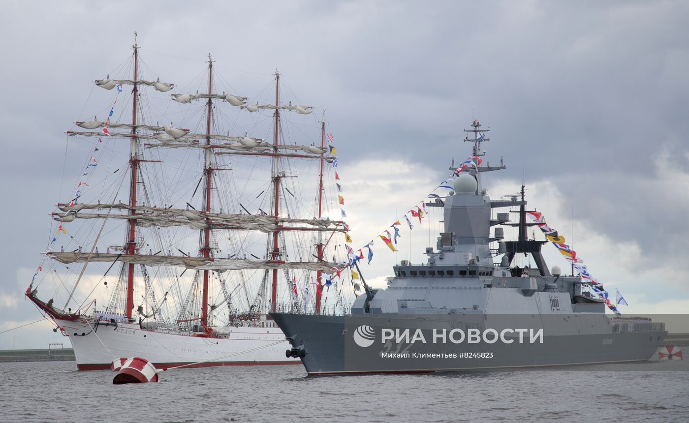Празднование Дня ВМФ в Санкт-Петербурге