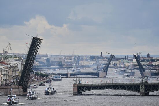 Празднование Дня ВМФ в Санкт-Петербурге