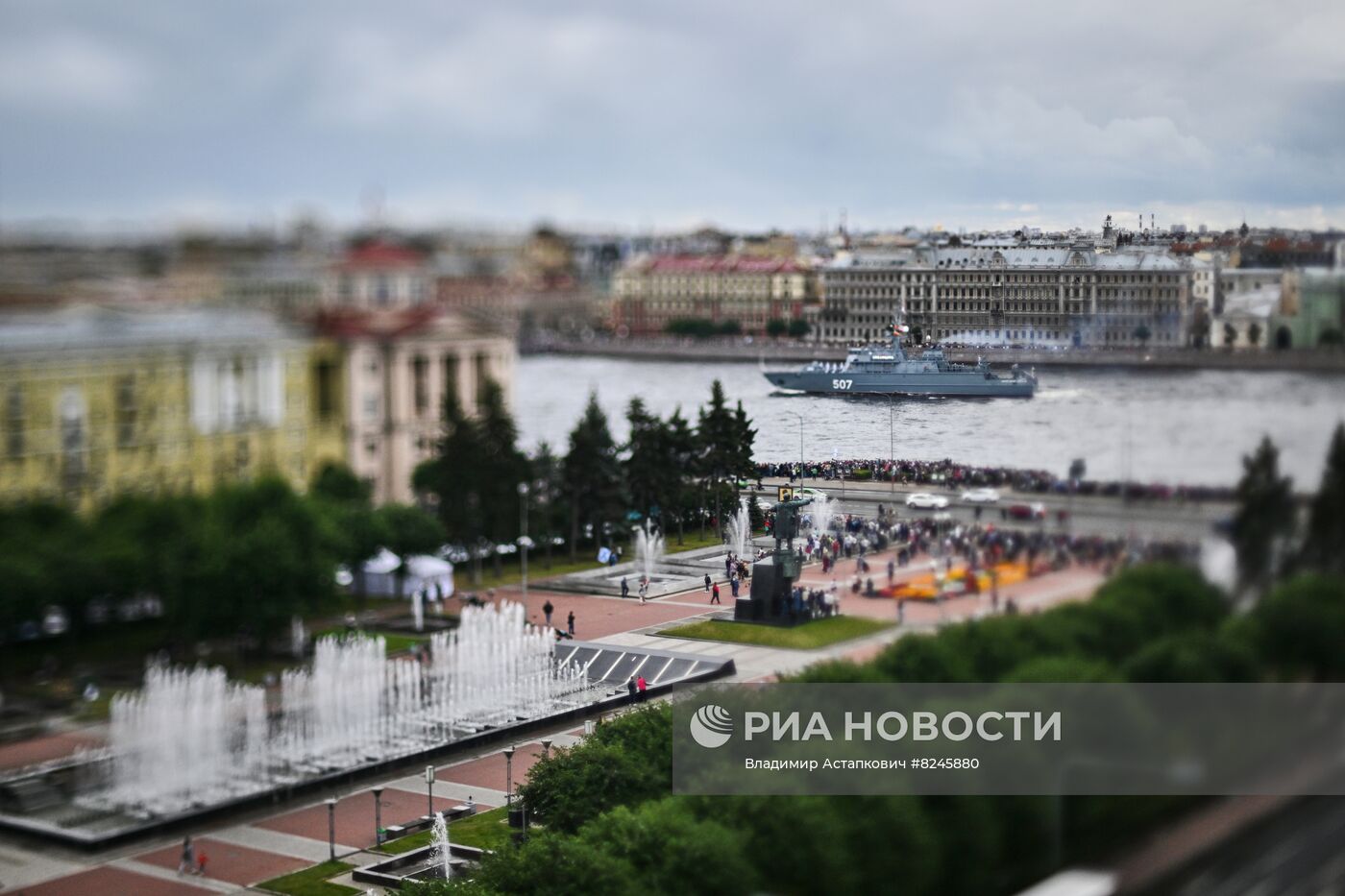 Празднование Дня ВМФ в Санкт-Петербурге