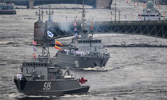 Празднование Дня ВМФ в Санкт-Петербурге
