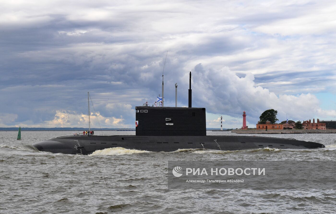 Празднование Дня ВМФ в Санкт-Петербурге