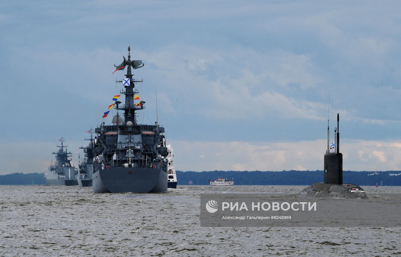 Празднование Дня ВМФ в Санкт-Петербурге