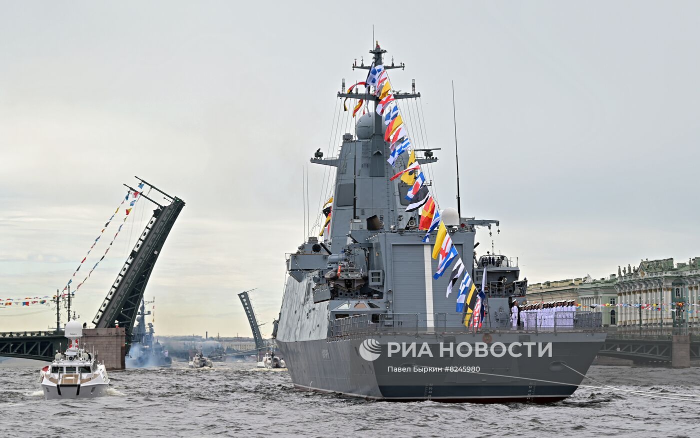 Празднование Дня ВМФ в Санкт-Петербурге