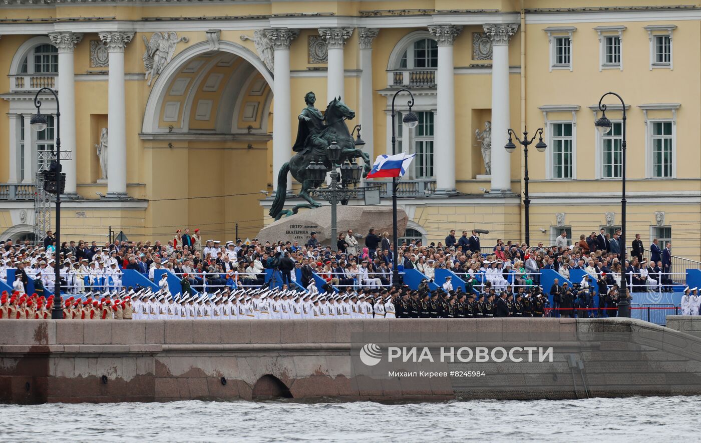 Празднование Дня ВМФ в Санкт-Петербурге