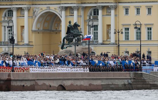 Празднование Дня ВМФ в Санкт-Петербурге