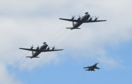 Празднование Дня ВМФ в Санкт-Петербурге