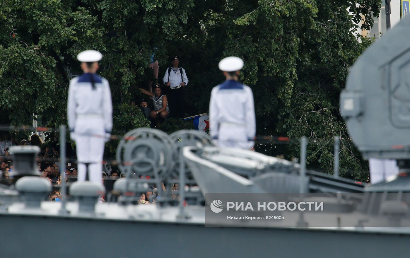 Празднование Дня ВМФ в Санкт-Петербурге