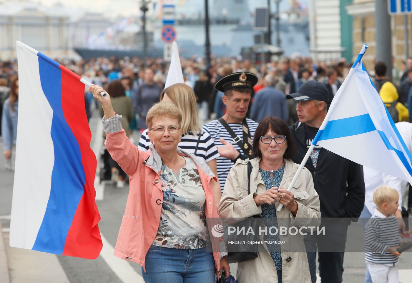 Празднование Дня ВМФ в Санкт-Петербурге