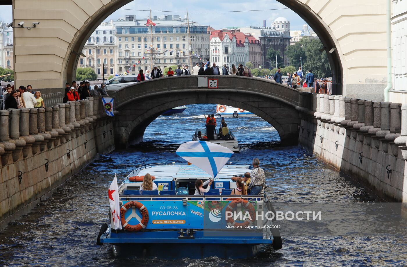 Празднование Дня ВМФ в Санкт-Петербурге