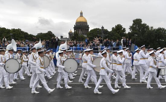 Празднование Дня ВМФ в Санкт-Петербурге