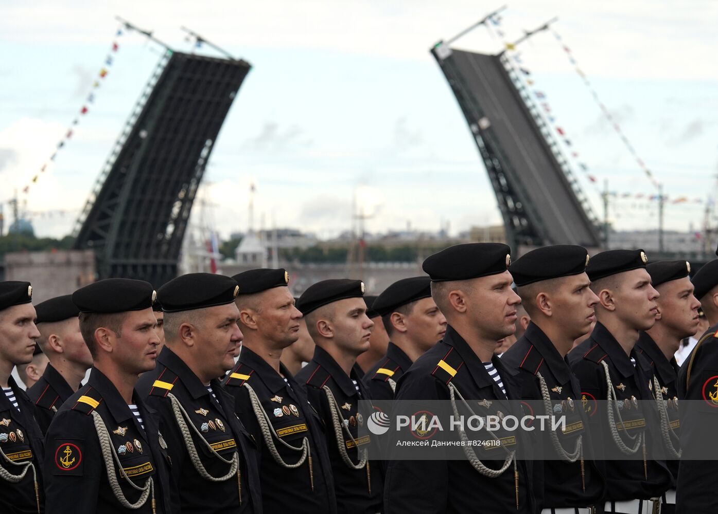 Празднование Дня ВМФ в Санкт-Петербурге