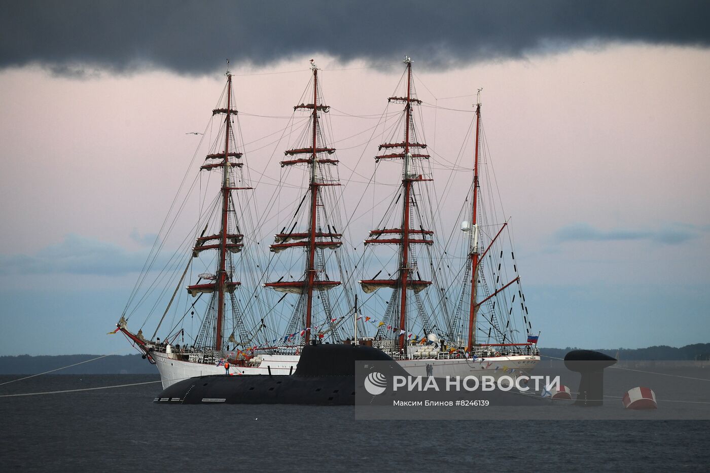Празднование Дня ВМФ в Санкт-Петербурге