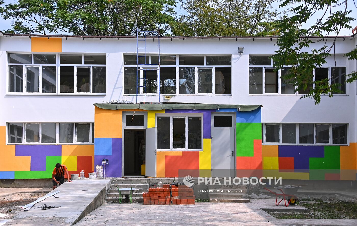 Восстановление детсада в Мариуполе строителями из РФ