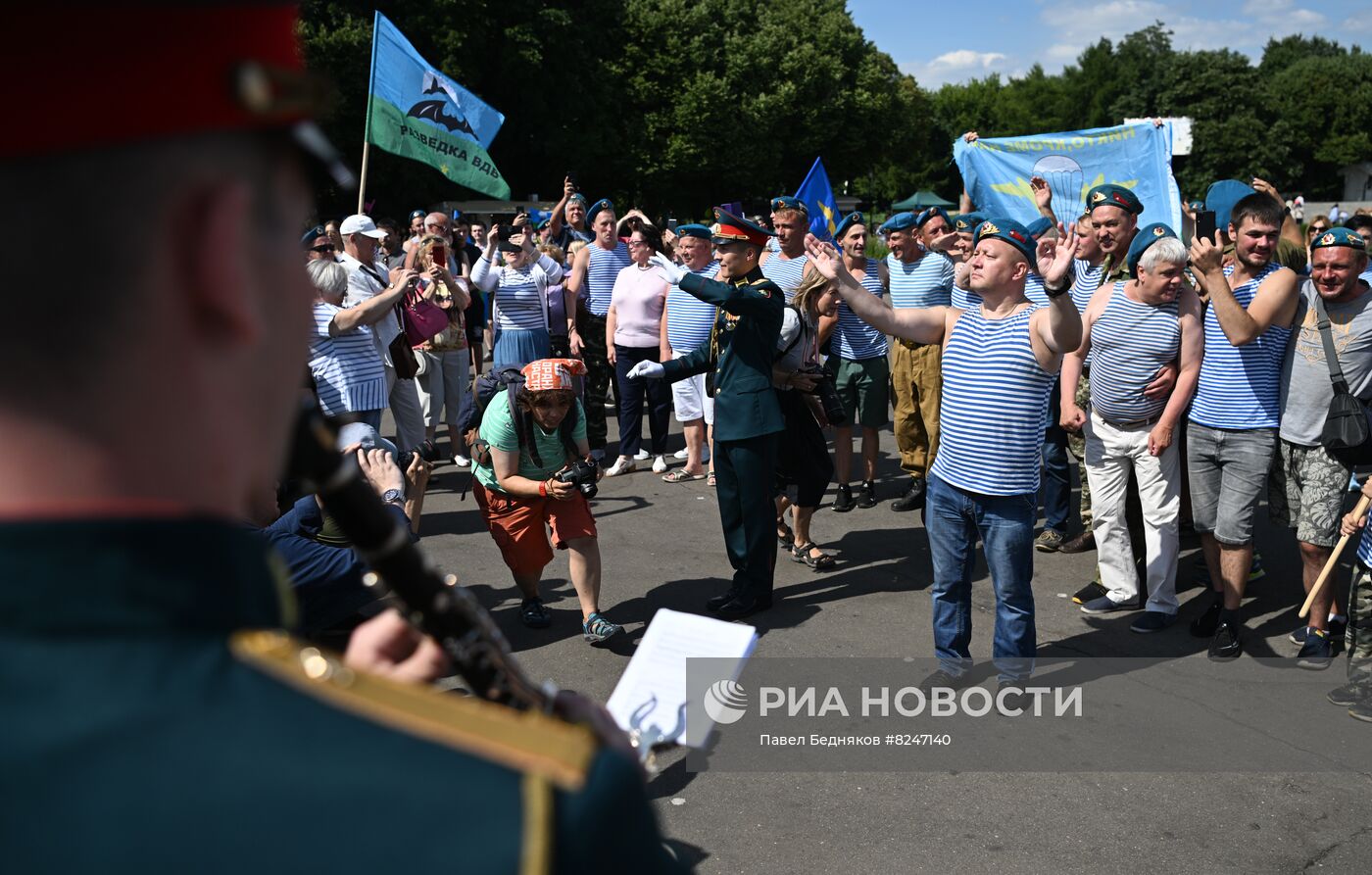 Празднование Дня ВДВ в России