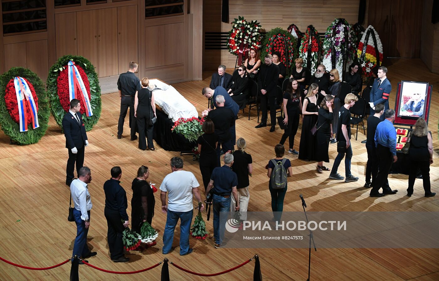 Прощание с худруком ансамбля "Берёзка" М. Кольцовой