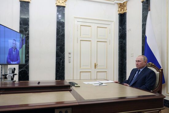 Встреча президента РФ В. Путина с врио губернатора Ярославской области М. Евраевым