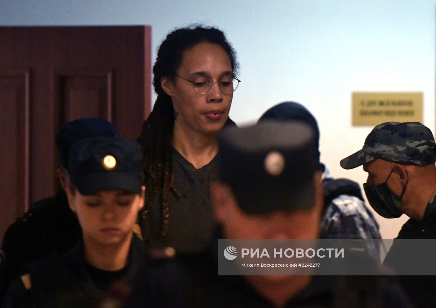 Суд приговорил американскую баскетболистку Б. Грайнер к 9 годам колонии