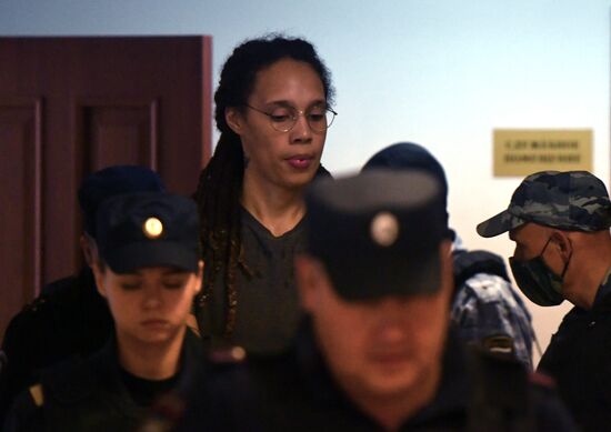 Суд приговорил американскую баскетболистку Б. Грайнер к 9 годам колонии