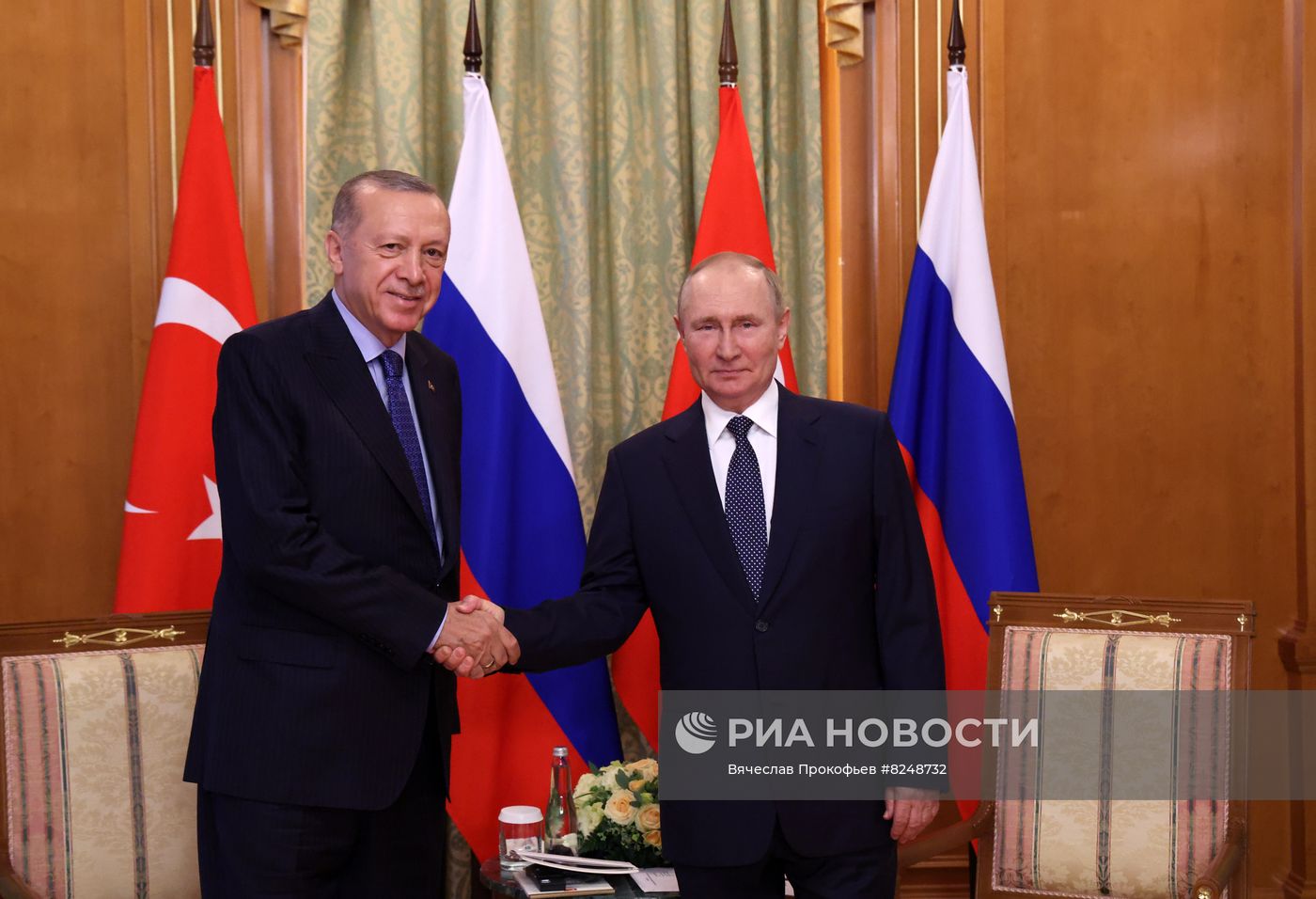 Президент РФ В. Путин провел переговоры с президентом Турции Р. Эрдоганом в Сочи