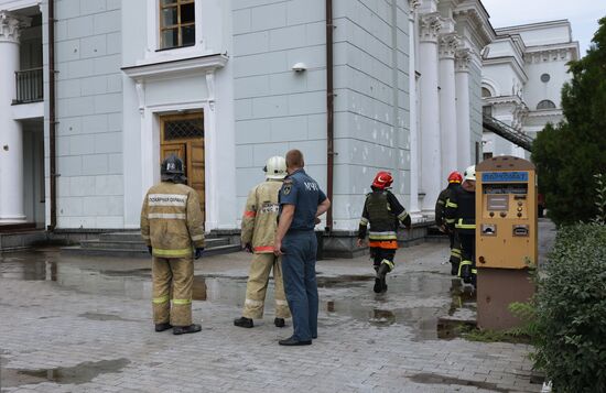 Вокзал в Донецке горит после обстрела ВСУ