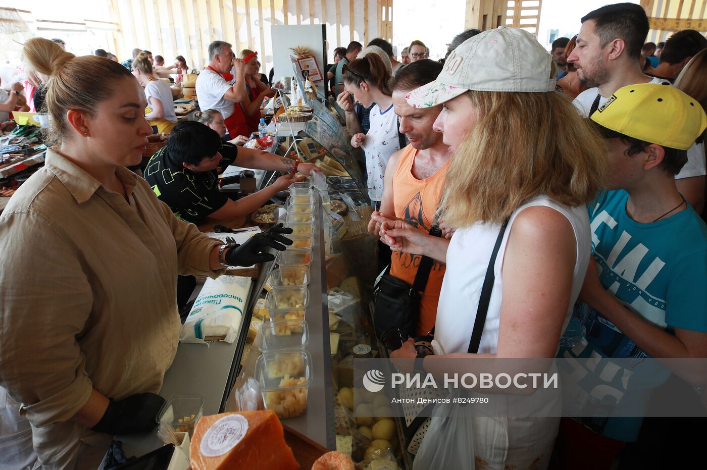 Фермерский фестиваль "Сыр! Пир! Мир!"