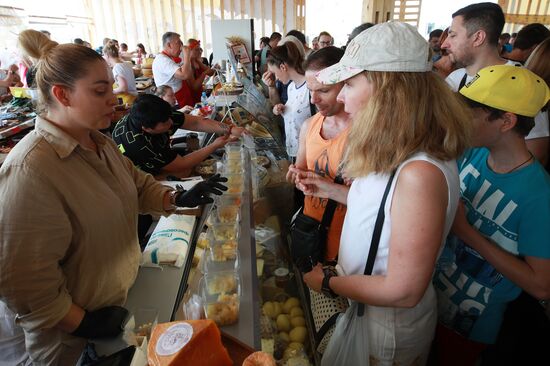 Фермерский фестиваль "Сыр! Пир! Мир!"