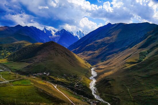 Производство домашнего сыра в горах Северной Осетии
