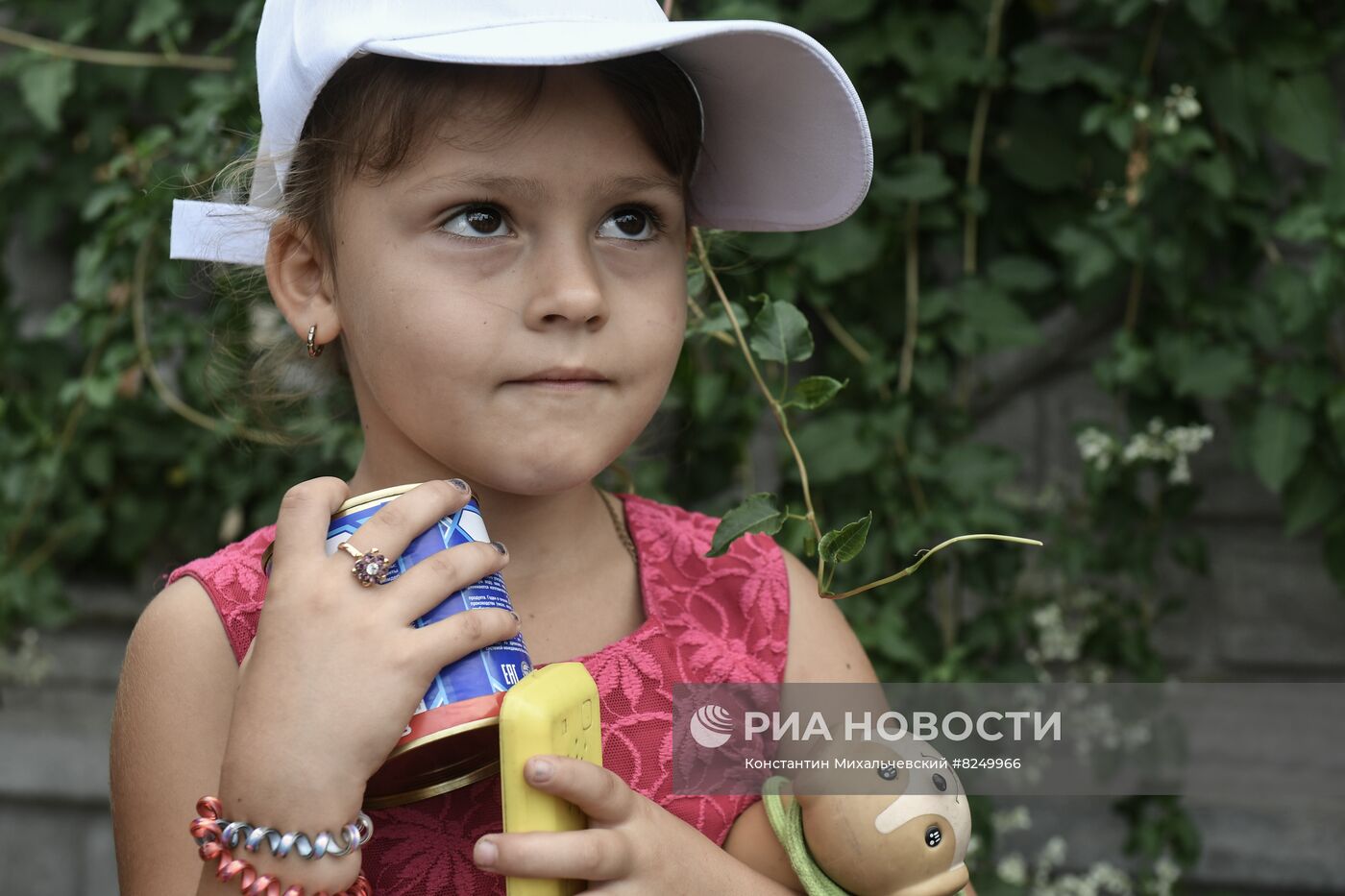 Раздача гуманитарной помощи жителям Запорожской области