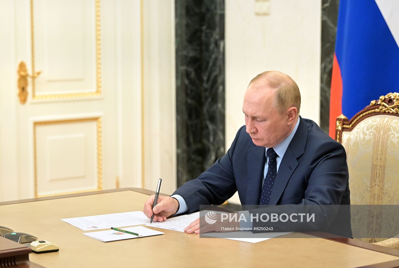 Президент РФ В. Путин встретился с врио губернатора Кировской области А. Соколовым