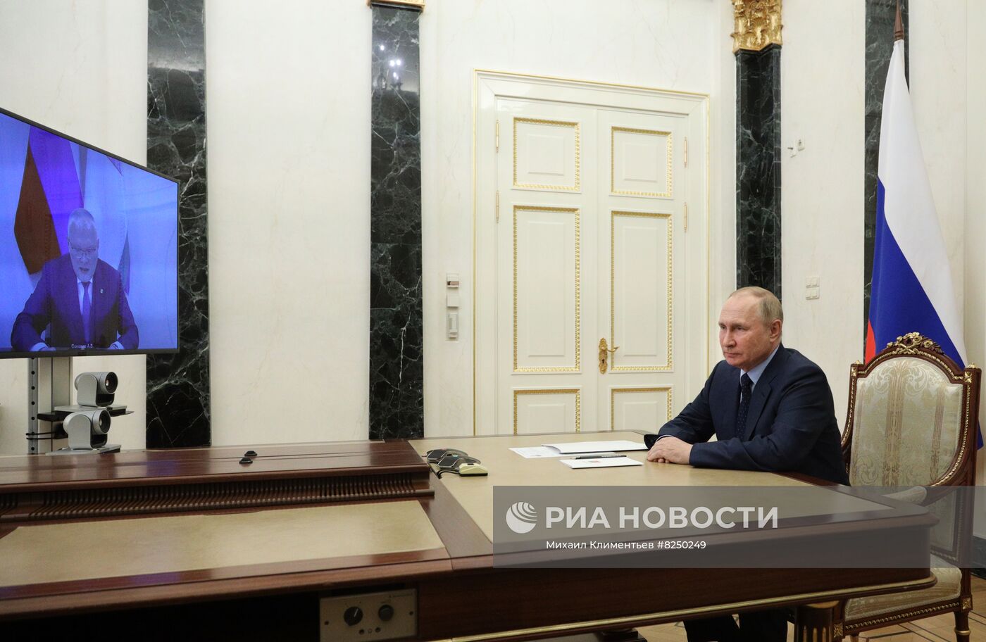 Президент РФ В. Путин встретился с врио губернатора Кировской области А. Соколовым