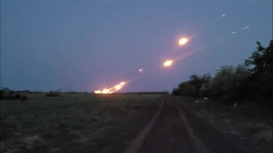 Работа расчетов РСЗО "Град" в ходе спецоперации на Украине