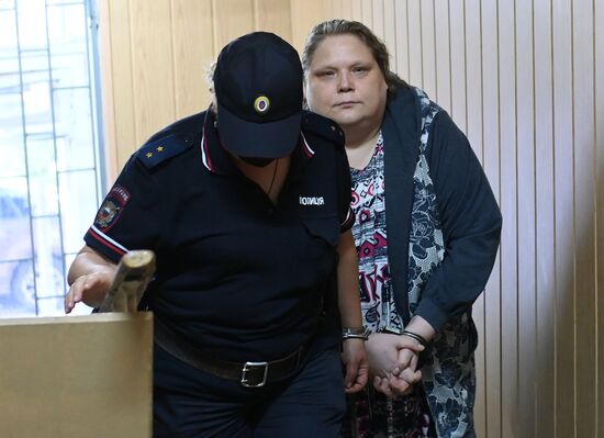 Избрание меры пресечения журналистке А. Баязитовой