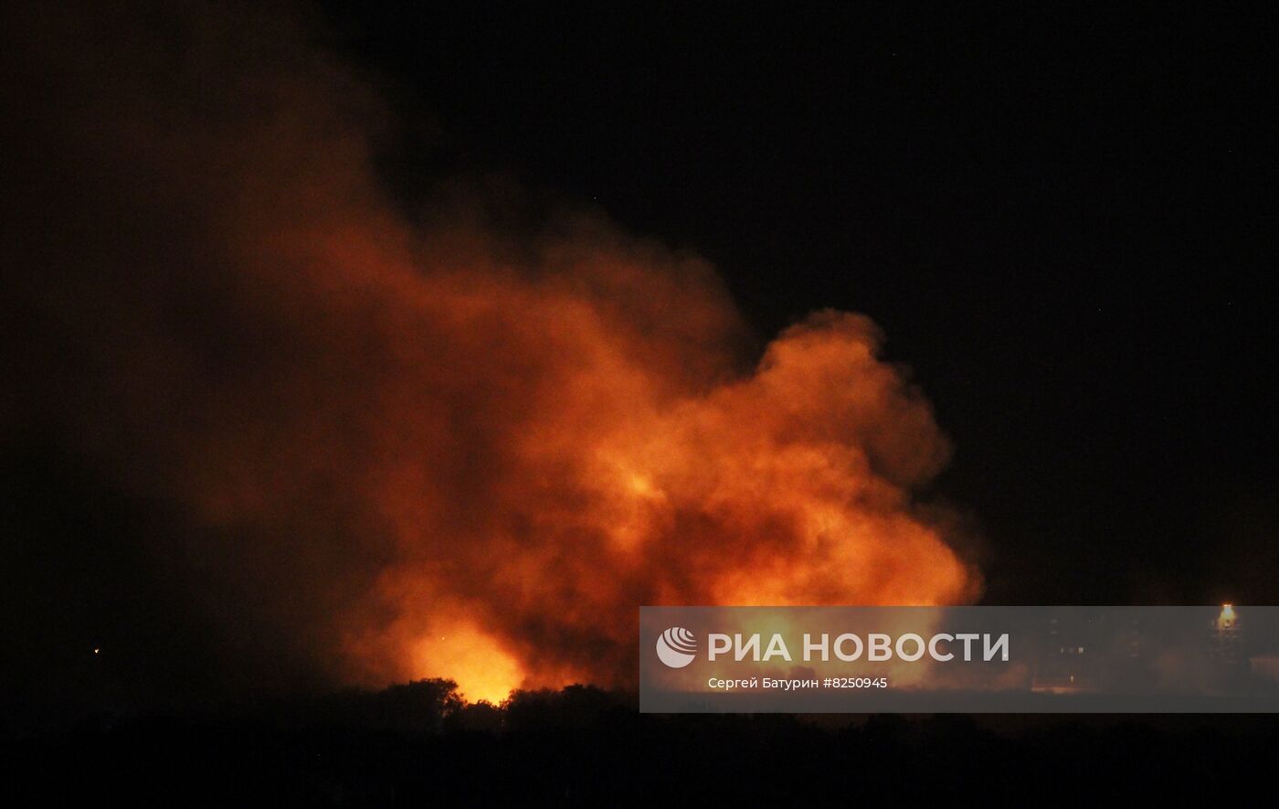 В Донецке после обстрела ВСУ горит пивзавод