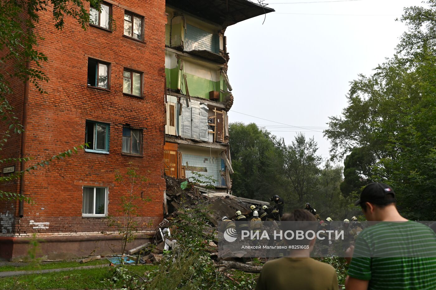 Обрушение жилого дома в Омске